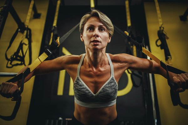 Quels sont les avantages de l'entraînement en suspension pour les basketteurs?